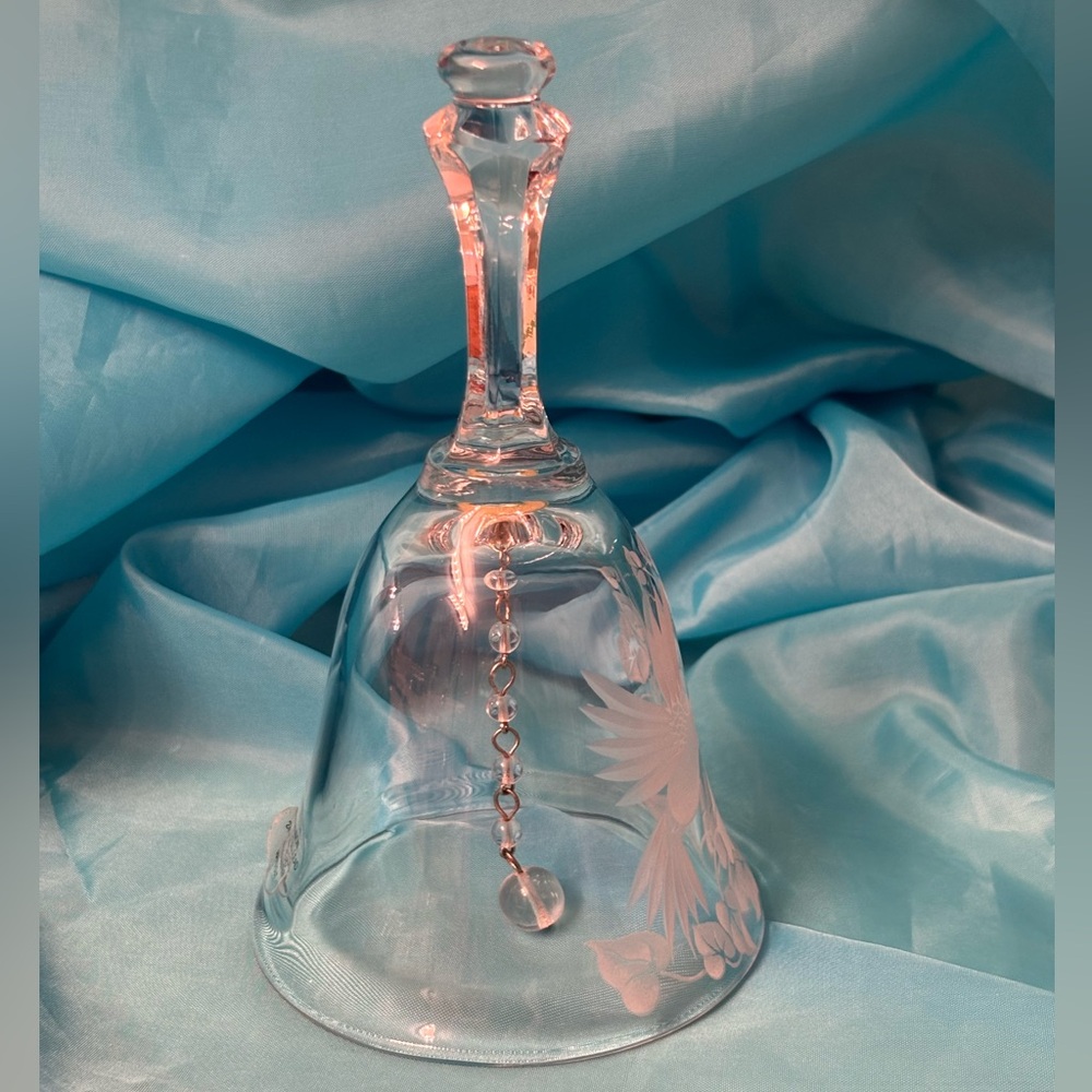 Vintage Avon 24% Full Lead Crystal Dinner Bell with Hummingbird and Flowers - Picture 5 of 13
